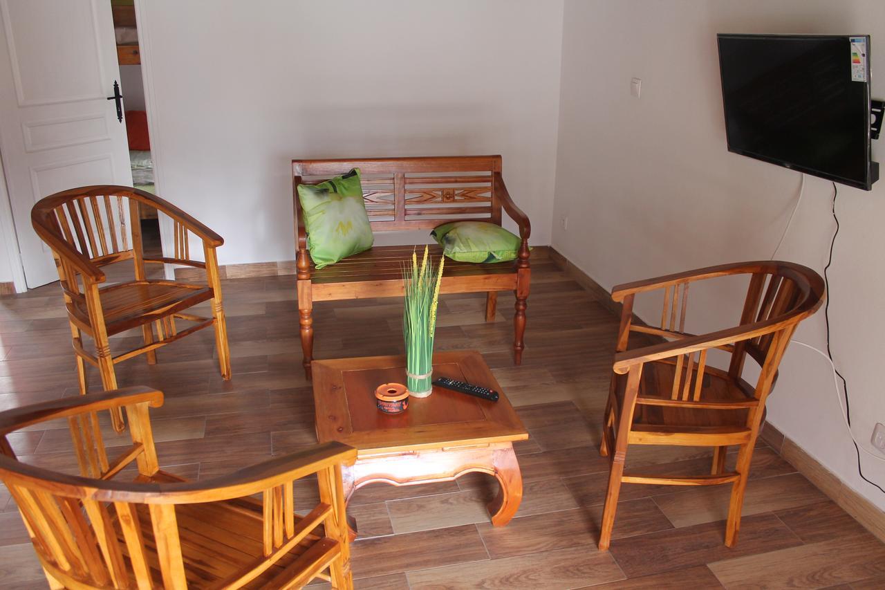 Les Cases Pres Du Lac Cilaos Bagian luar foto