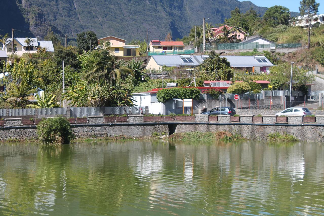 Les Cases Pres Du Lac Cilaos Bagian luar foto